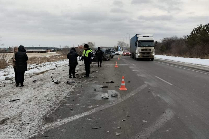 Женщина погибла в тройной аварии на трассе Р-354 в Свердловской области