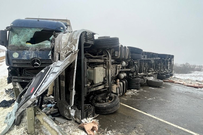 Авария ограничила движение по участку трассы М-5 Урал в Пензенской области