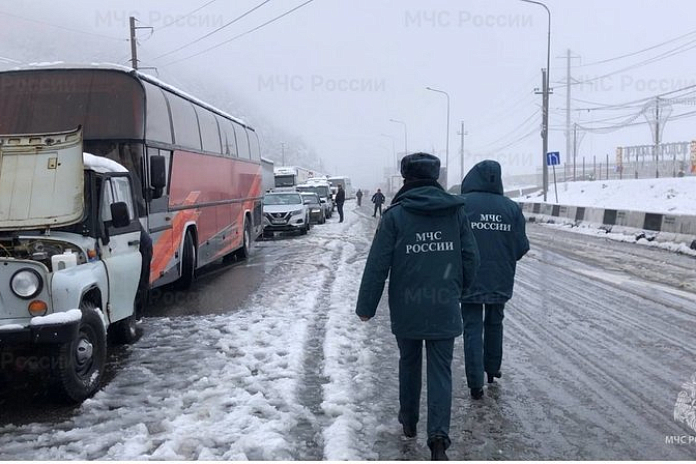 Открытия Военно-Грузинской дороги в Северной Осетии ожидают более 300 машин