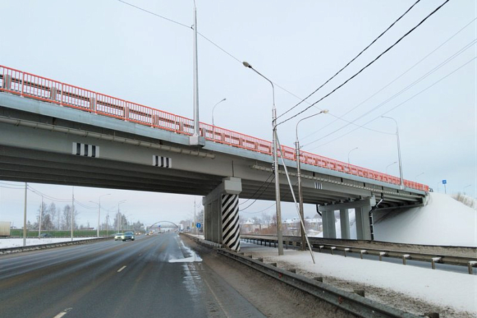 Под Вологдой на трассе М-8 Холмогоры ввели в эксплуатацию отремонтированный путепровод
