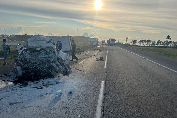 Водитель иномарки погиб в ДТП с грузовиком на обходе Красноярска
