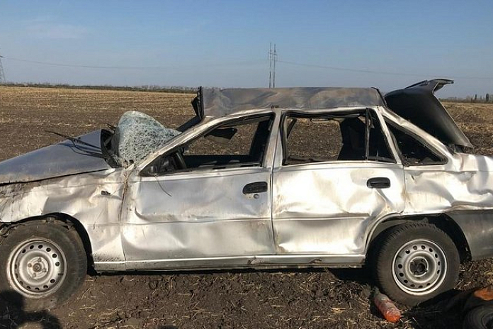 Мужчина и женщина погибли при опрокидывании машины в Воронежской области