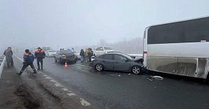 На подъезде к Оренбургу 18 транспортных средств попали в пять ДТП