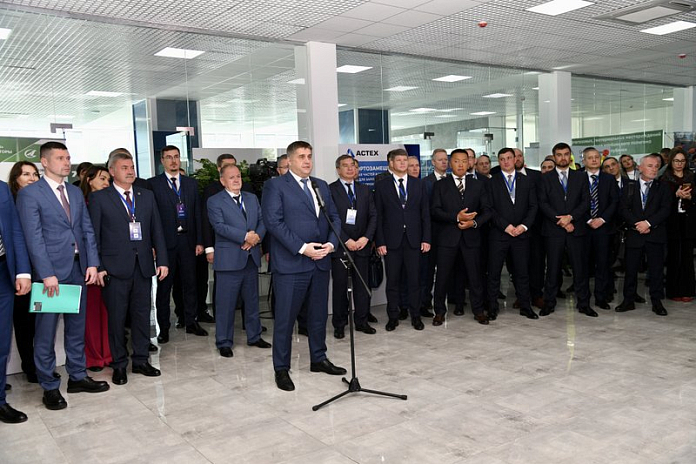 Глава Росавтодора открыл движение по Краснофлотскому мосту в Архангельске