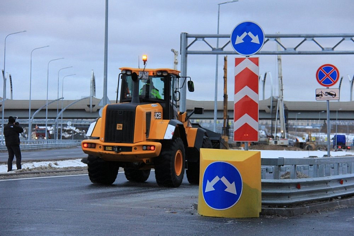 Ночью 24 декабря в Петербурге закроют въезд на ЗСД с Благодатной улицы