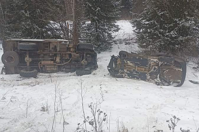Двое взрослых и ребенок погибли в аварии на трассе в Удмуртии