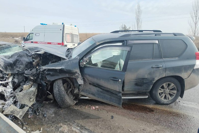 Двое погибли в массовой аварии на трассе Воронеж - Луганск в Воронежской области