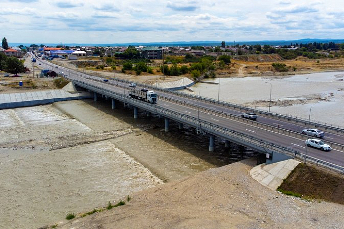 До четырех полос расширили мост через реку Черек на трассе Р-217 Кавказ в Кабардино-Балкарии