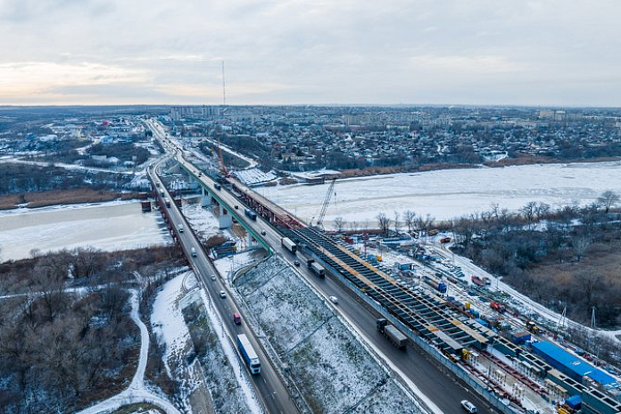 На трассе М-4 Дон в Ростовской области началась надвижка пролетов правого моста через Северский Донец
