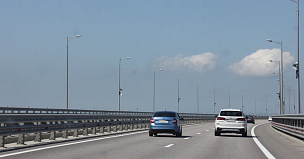 Возобновили движение по Крымскому мосту после перекрытия утром 22 апреля
