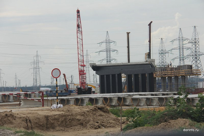 На Песчано-Уметской улице в Саратове продолжают строить путепровод