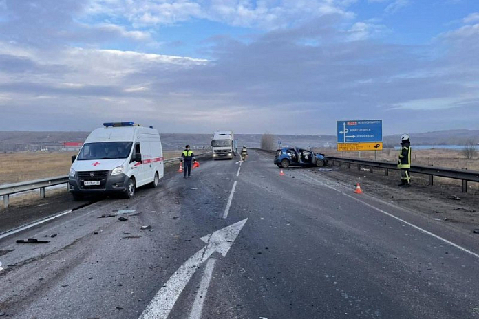 В утреннем ДТП на трассе Р-255 Сибирь под Красноярском погибла женщина