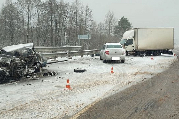 Два человека погибли в аварии на трассе М-3 Украина в Брянской области