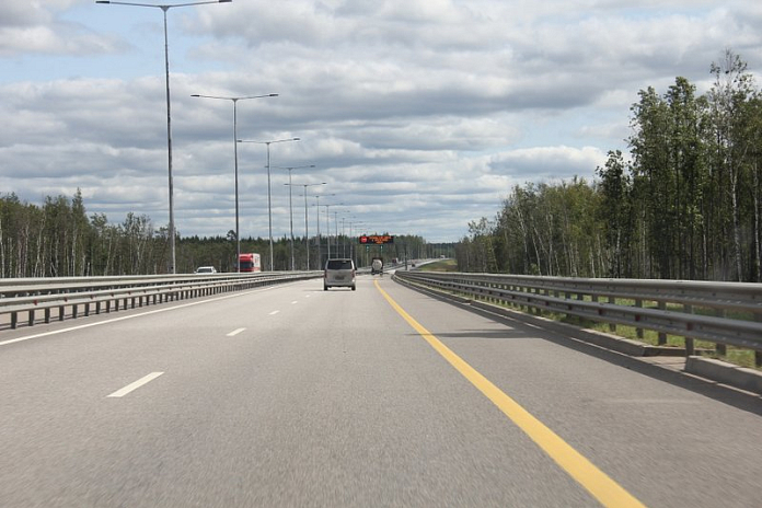 Аварийные комиссары на платных трассах помогли водителям 285 тыс. раз