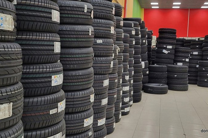 Минтранс Подмосковья призывает автомобилистов пока что не менять зимнюю резину