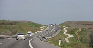 Завершается расширение участка трассы Р-22 Каспий на подъезде к Элисте в Калмыкии