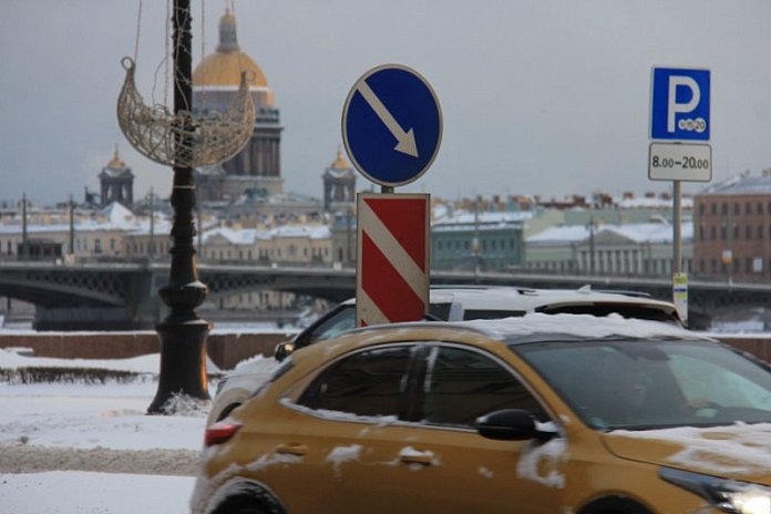 С дорог Петербурга вывезли более полумиллиона кубометров снега с начала зимы